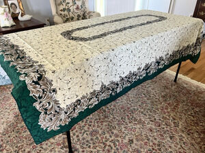 Fashion Industries Vintage Christmas Holiday Tablecloth 84”x62” M/I Brazil